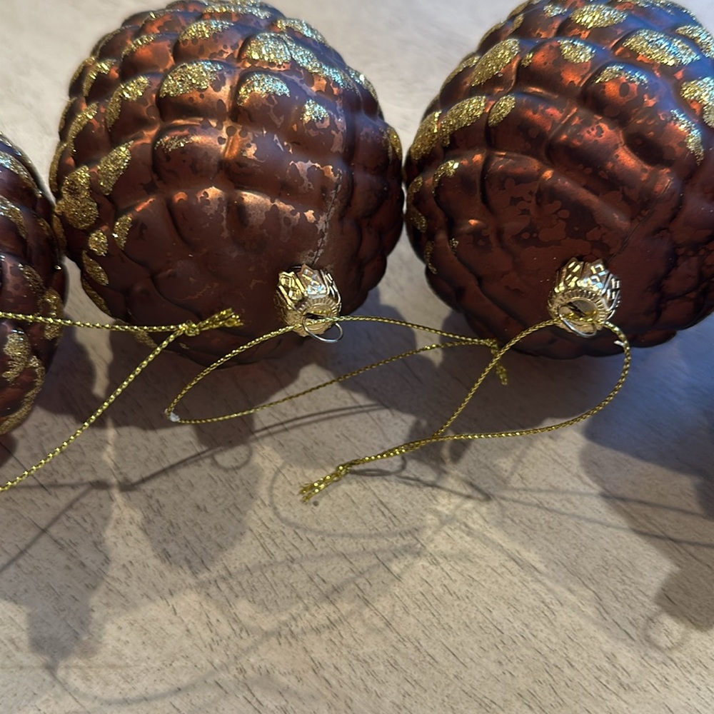 4 Large Pinecone Ornaments - Picture 6 of 8